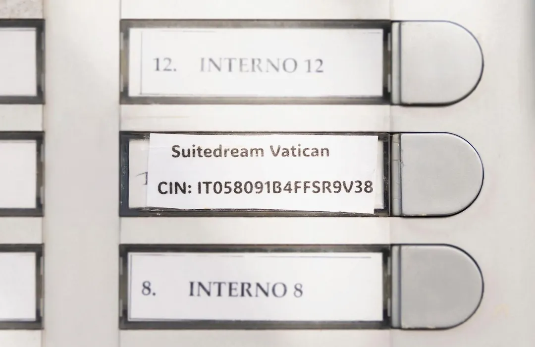 Suitedream Vatican-1